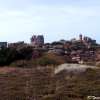 Les bruyères, le bâtiment de la SNSM et son rail d accès à la mer, la villa Park-ar-Men-Ru ...